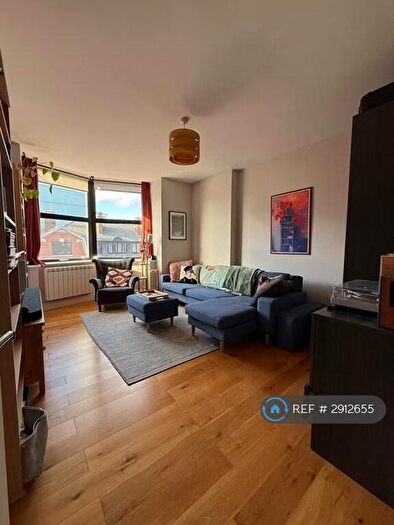 2 Bedroom Flat To Rent In Mare Street, London, E8