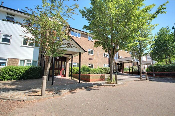 1 Bedroom Apartment To Rent In Gleneagles House, St. Andrews, Bracknell, Berkshire, RG12