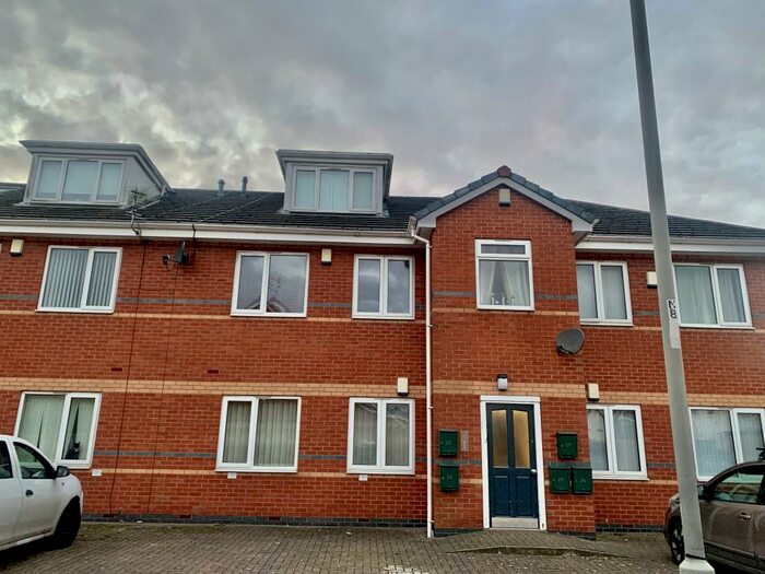 2 Bedroom Apartment To Rent In Evenson Way, L13
