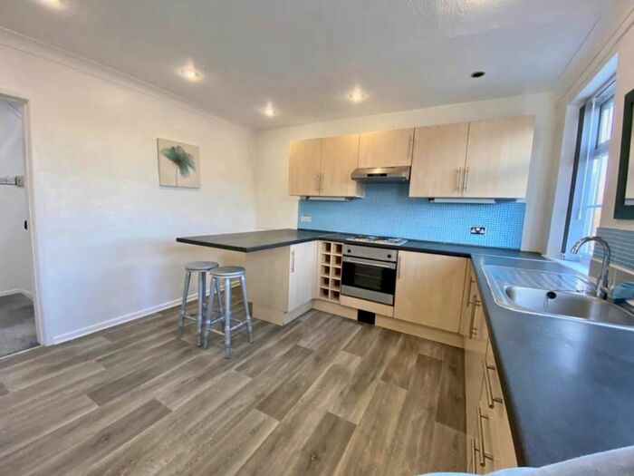 2 Bedroom Property To Rent In Wentworth Street, Wakefield, WF1