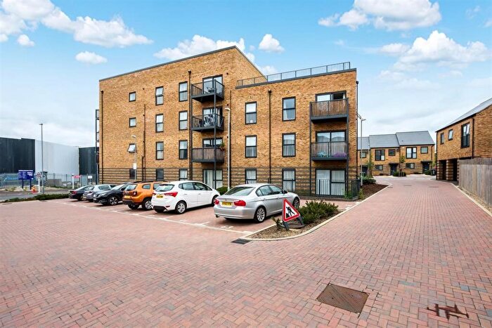 2 Bedroom Flat To Rent In Sherbourne Close, Dartford, DA1