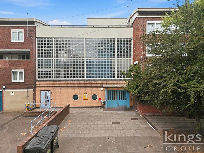 1 Bedroom Flat For Sale In Waverley Road, London, N17