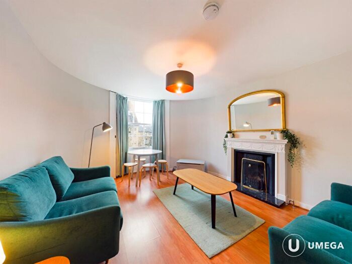 3 Bedroom Apartment To Rent In Young Street, Central, Edinburgh, EH2