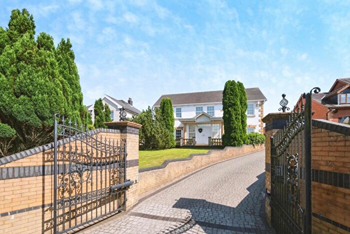 4 Bedroom Detached House For Sale In Bethania Road, Upper Tumble, Llanelli, Carmarthenshire, SA14