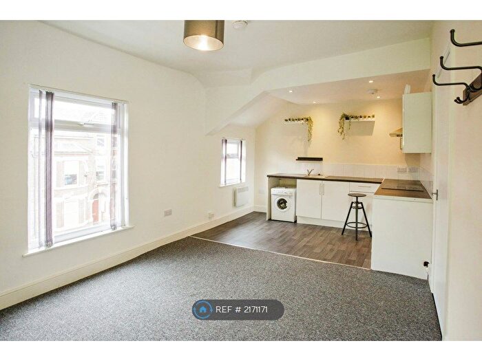 1 Bedroom Flat To Rent In Woodfield Road, Manchester, M8