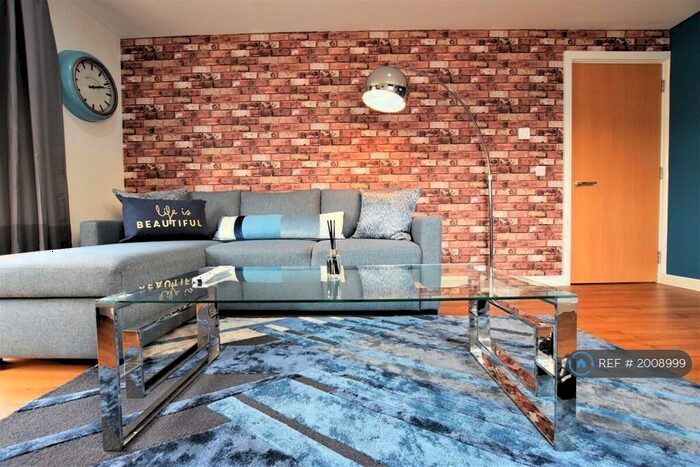 3 Bedroom Flat To Rent In Savoy Place, Bristol, BS4