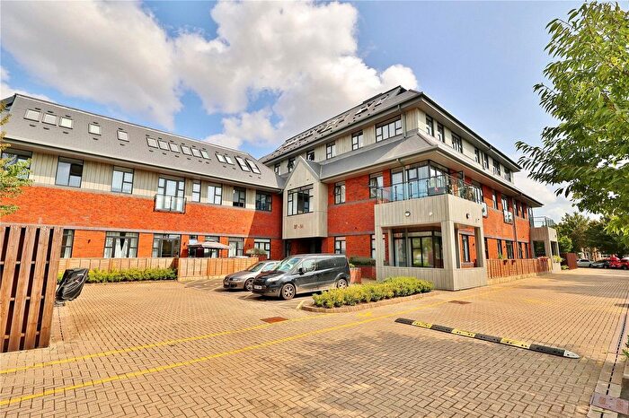 1 Bedroom Flat To Rent In Albert Drive, Woking, Surrey, GU21