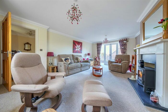 3 Bedroom End Of Terrace House For Sale In Floyers Field, West Stafford, Dorchester, DT2