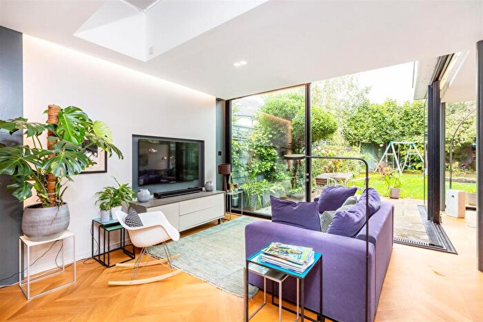 5 Bedroom Semi-Detached House To Rent In Hertford Avenue, East Sheen, SW14