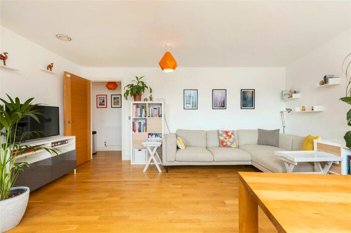 2 Bedroom Apartment To Rent In Junction Road, London, N19