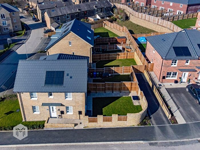 3 Bedroom Semi-Detached House For Sale In Goodshaw Fold, Bury, BL9