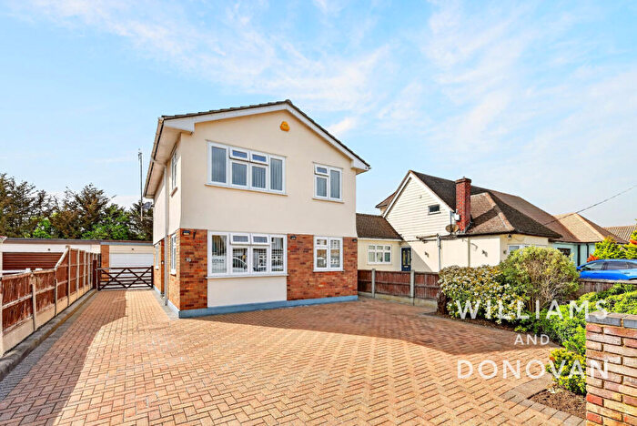 3 Bedroom Detached House For Sale In Albert Road, Benfleet, SS7