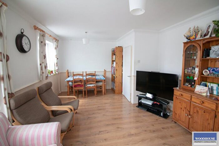 3 Bedroom Apartment For Sale In College Road, Cheshunt, EN8