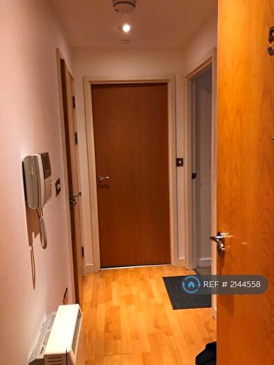1 Bedroom Flat To Rent In Queens Court, Hull, HU1