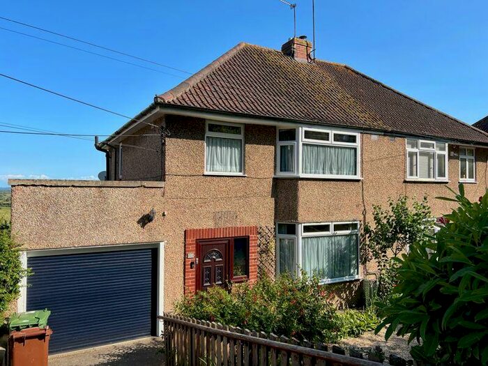 3 Bedroom SemiDetached House For Sale In The Roman Way, Glastonbury, BA6