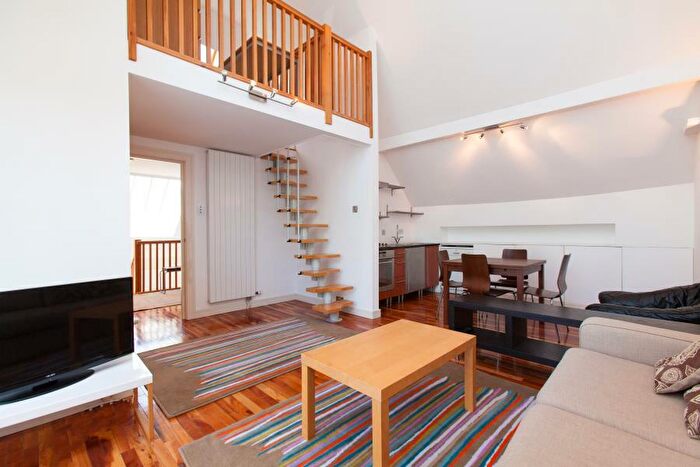 2 Bedroom Flat To Rent In Heath Drive, Hampstead, NW3