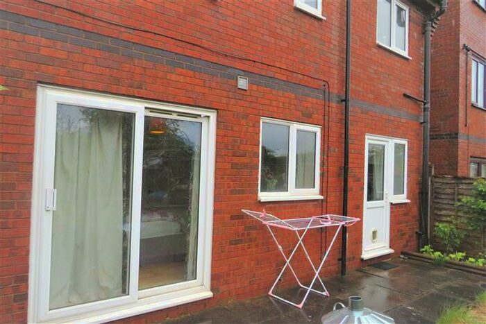 Studio To Rent In Caterham Drive, Kingswinford, DY6