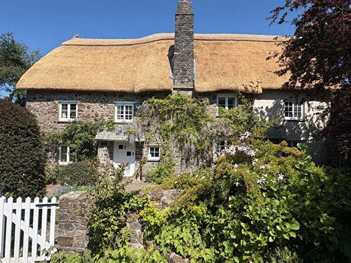 6 Bedroom Detached House For Sale In Littleham, EX39