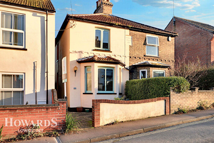 2 Bedroom Semi-Detached House For Sale In Commodore Road, Lowestoft, NR32