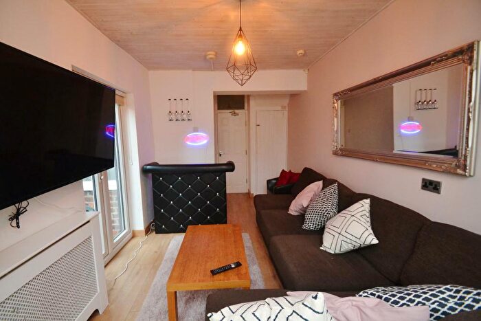 6 Bedroom Detached House To Rent In Braemar Road, Fallowfield, Manchester, M14