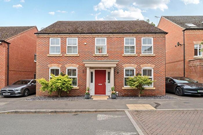 4 Bedroom Detached House For Sale In Chilworth Way, Sherfield Park, RG27