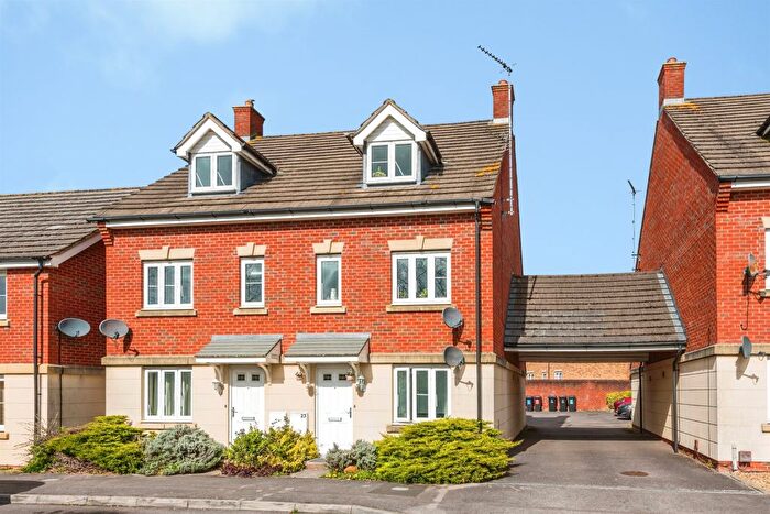 1 Bedroom Maisonette For Sale In Havisham Drive, Swindon, SN25