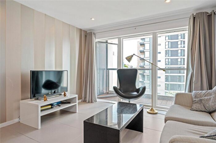 2 Bedroom Apartment To Rent In Pear Tree Street, London, EC1V