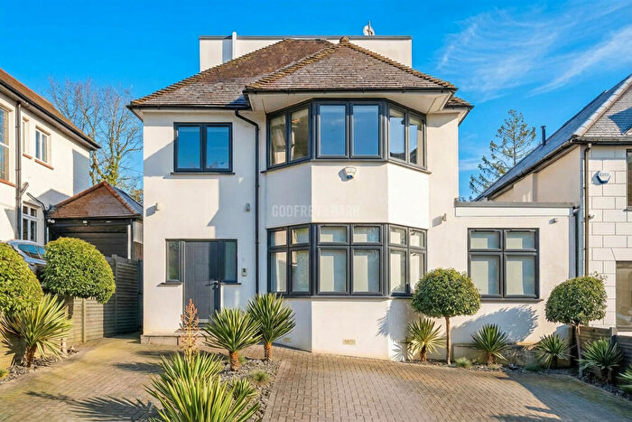 5 Bedroom Detached House For Sale In Wickliffe Avenue, Finchley, N3