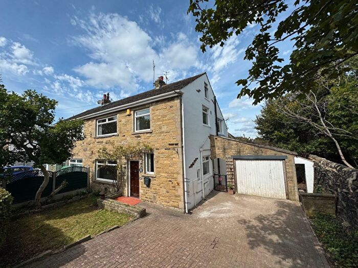 3 Bedroom Semi-detached House To Rent In Ashfield Road, Shipley, BD18
