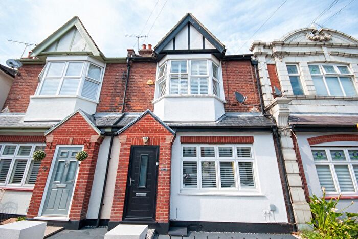 4 Bedroom Terraced House For Sale In Glendale Gardens, Leigh-On-Sea, SS9
