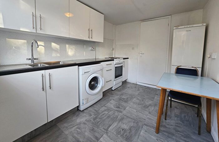 3 Bedroom Terraced House To Rent In Tolworth Road, Surbiton, KT6