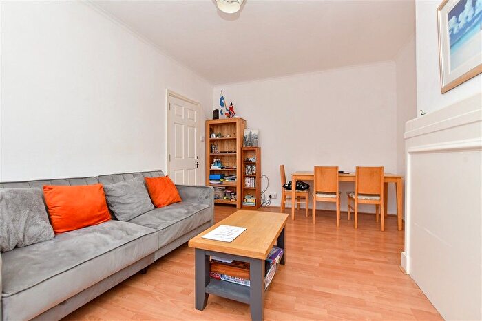 1 Bedroom Flat For Sale In Addiscombe Road, Croydon, Surrey, CR0