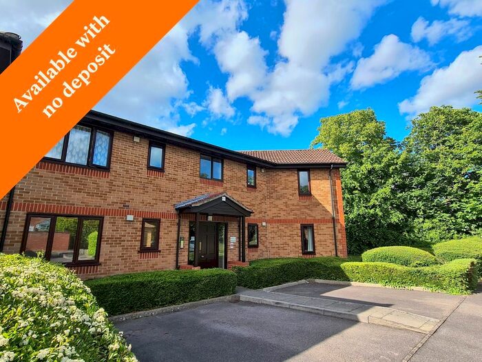 2 Bedroom Flat To Rent In Kern Close, Southampton, SO16