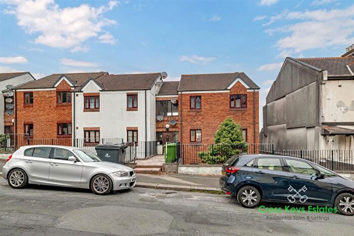 2 Bedroom Flat To Rent In Leeside Court, Stoke, PL2