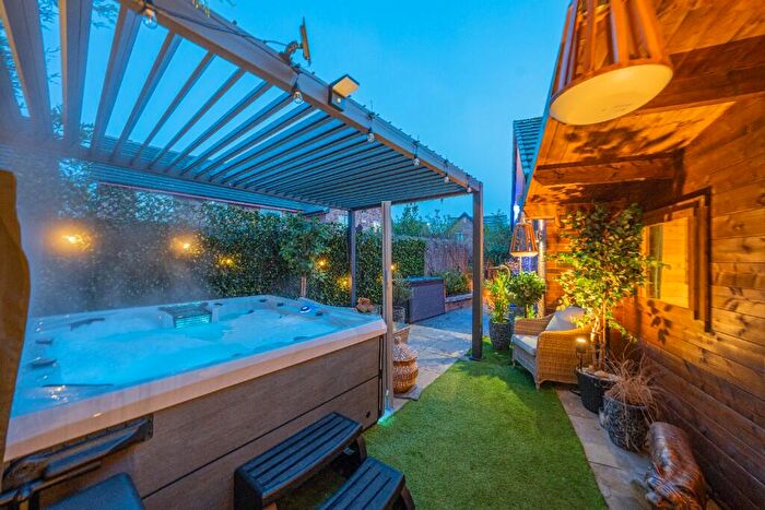 3 Bedroom Detached House For Sale In Skipper Close, Rosewood Park, Gateshead, Tyne And Wear, NE11