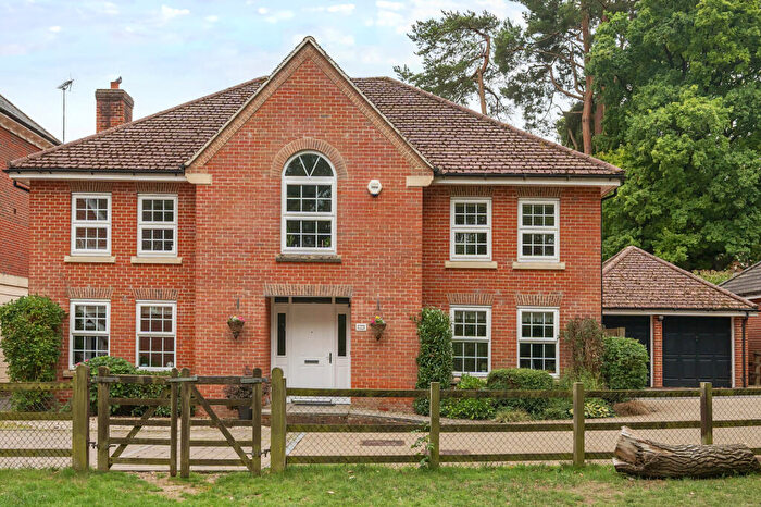 5 Bedroom Detached House For Sale In Maurice Way, Marlborough, SN8