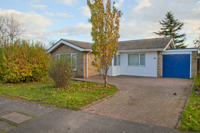 3 Bedroom Bungalow To Rent In Ridgeway, Nettleham, LN2