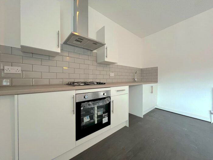 1 Bedroom Apartment To Rent In Tylacelyn Road, Tonypandy, CF40