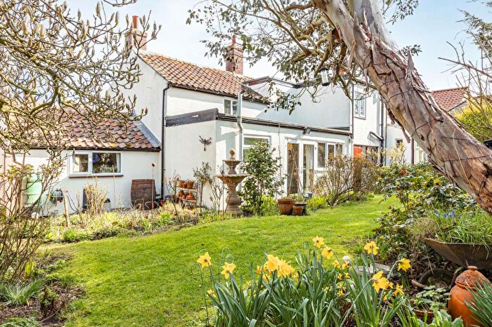 3 Bedroom House For Sale In Chain Free Character Cottage In Longham, NR19