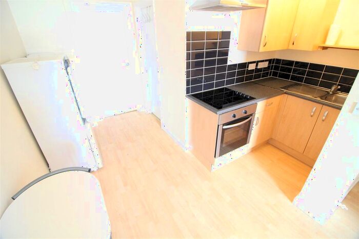 Studio To Rent In Hanworth Road, Hounslow, TW4