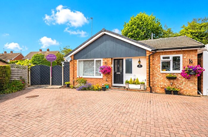2 Bedroom Bungalow For Sale In Ewins Close, Ash, Surrey, GU12