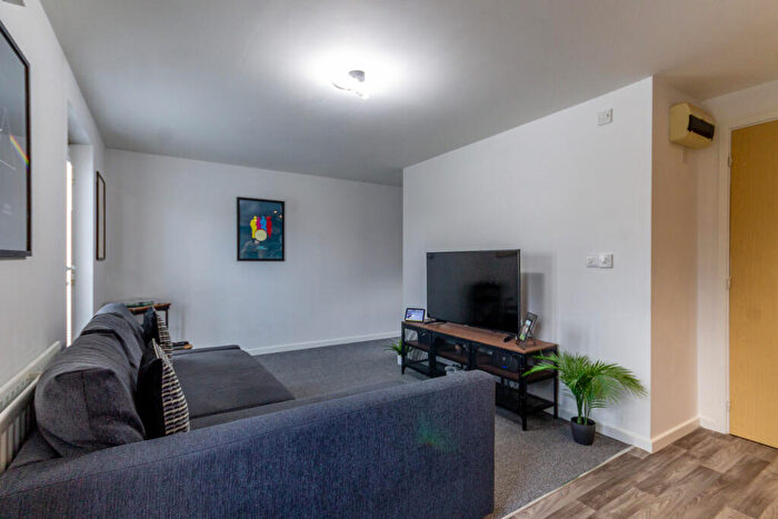 1 Bedroom Flat For Sale In Humber Street, Hilton, DE65