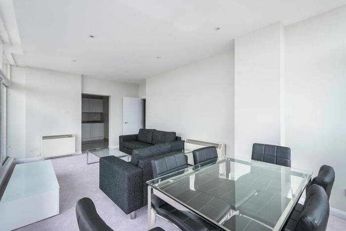 3 Bedroom Flat To Rent In Metro Central Heights, Elephant And Castle, SE1