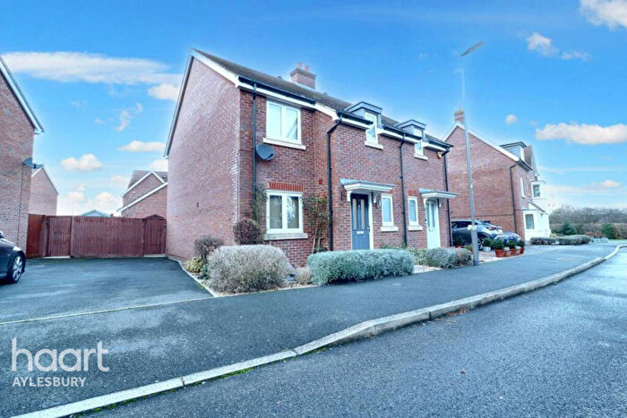 3 Bedroom Semi Detached House To Rent In Lakeland Drive, Aylesbury, HP18