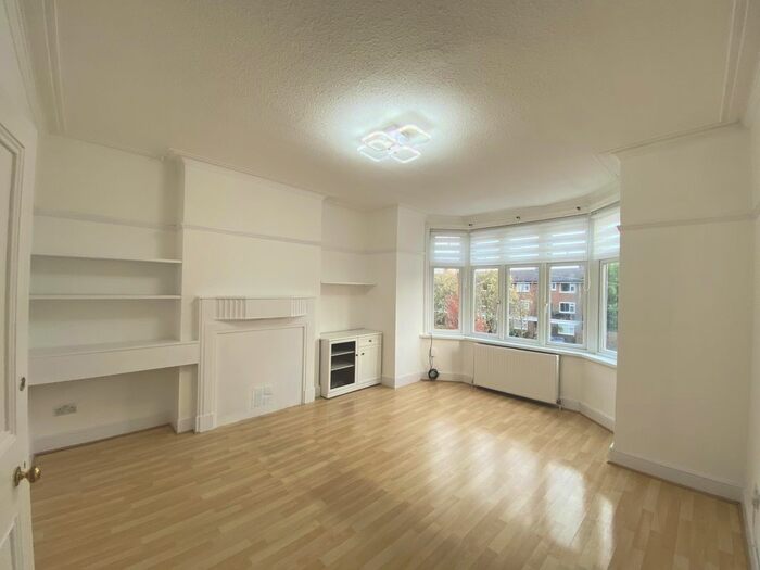 2 Bedroom Flat To Rent In Streatham, London, SW16