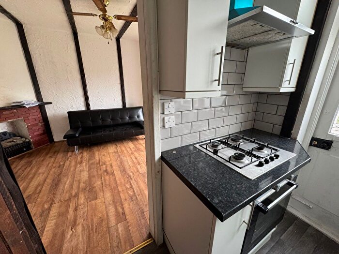 1 Bedroom Flat To Rent In The Drive, Ilford, IG1