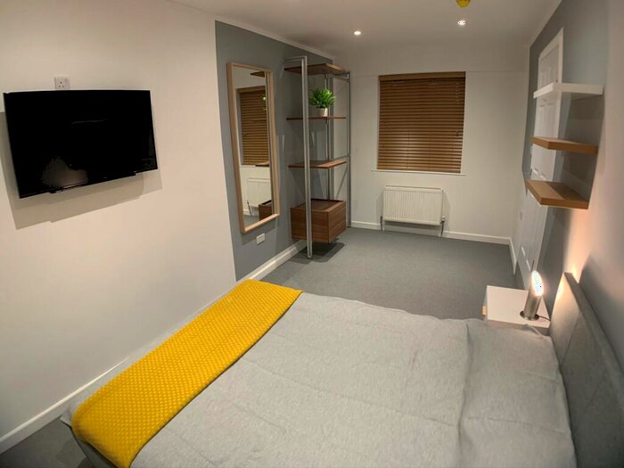 Studio To Rent In Okehampton Road, Exeter, EX4