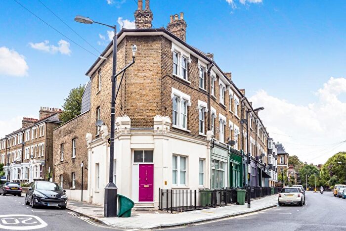 3 Bedroom Flat To Rent In Denmark Road, SE5