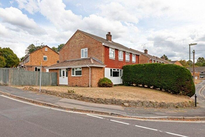 3 Bedroom Semi-Detached House For Sale In Abbey Way, Farnborough, GU14