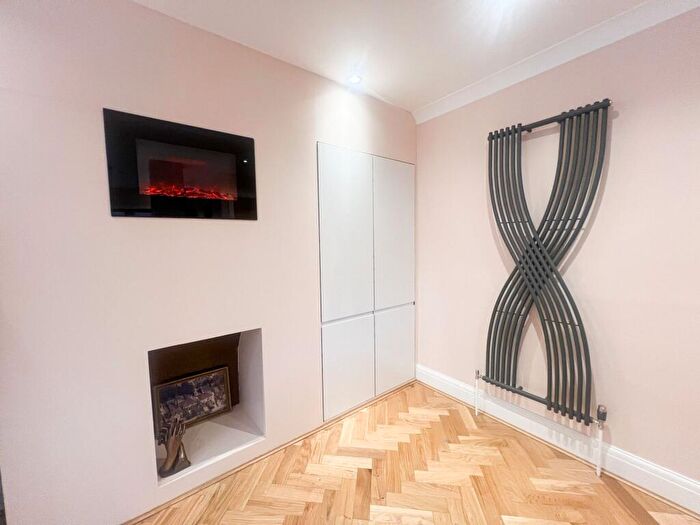 4 Bedroom Semi-Detached House To Rent In St. Barnabas Road, Woodford Green, IG8